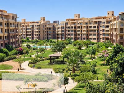 شقة للبيع في كومباوند جاردن هيلز في علي محور البوليفارد مباشرة - التوسعات الشمالية