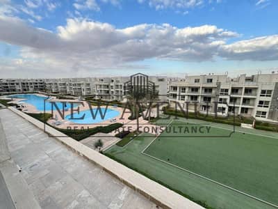 بنتهاوس حصري للبيع في أروما العين السخنة، 145م + رووف 80م، 3 غرف، مفروش بالكامل بالمطبخ والأجهزة، بحري، المرحلة الثانية