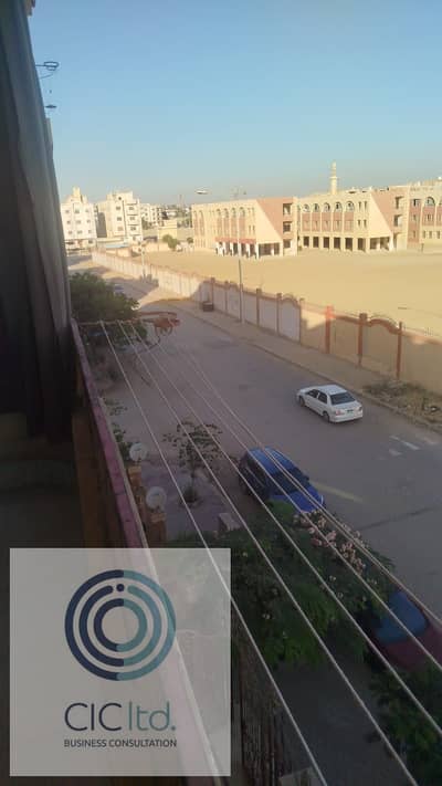 شقة للايجار فى الحى الاول - واجهة بحرى فيو مفتوح وغير مجروحة تماما - بجوار مستشفى الصفوة - ونادى وادى دجلة - بقلب الخدمات - مساحة 170 متر