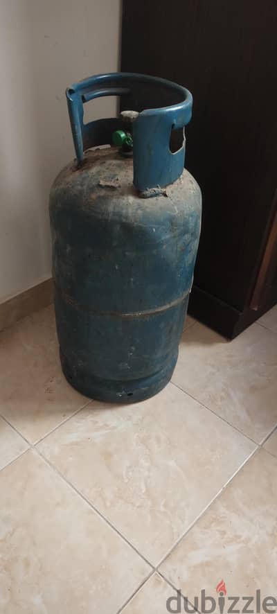 انبوبه غاز فارغه في شاطئ النخيل اسكندريه