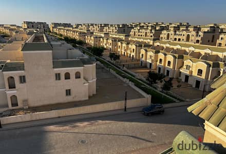 بسعر لقطة تاون هاوس ميدل للبيع في كمبوند لافينير المستقبل سيتي