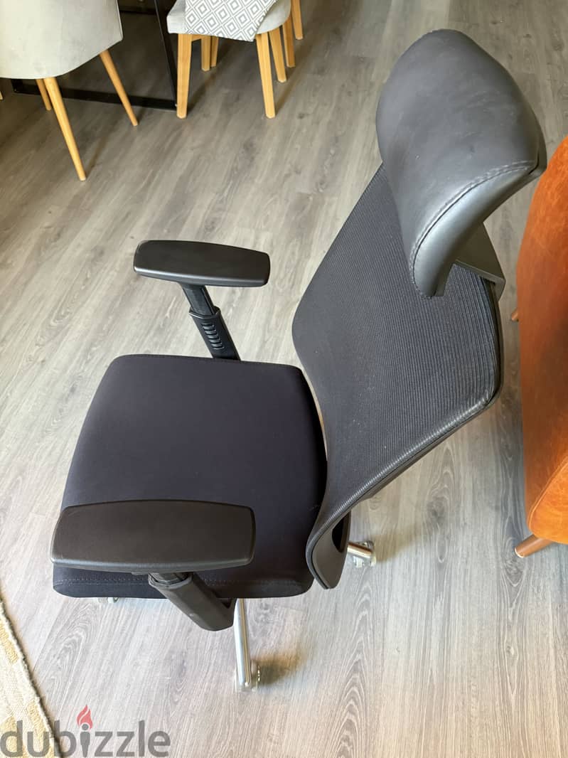 Office chair 1