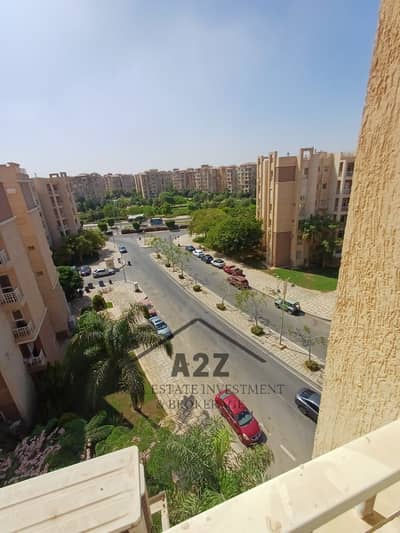 A very special site for furnished rental in Madinaty, Al-Bay 7, with special finishing, near services and El-Thawra Park, and bus stops at a very special price