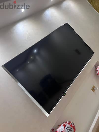 تلفزيون فيليبس 70بوصه  4K ULtraHD مستورد  بكرتونته شبه جديد