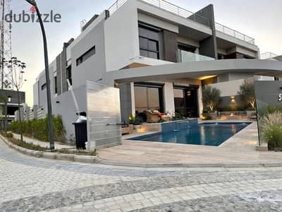 بسعر الطرح الاول فيلا standalone للبيع في patioside بالتقسيط بجوار الباتيو تاون في التجمع الخامس دقائق من AUC و هايدبارك و لافيستا سيتي ووتري واي