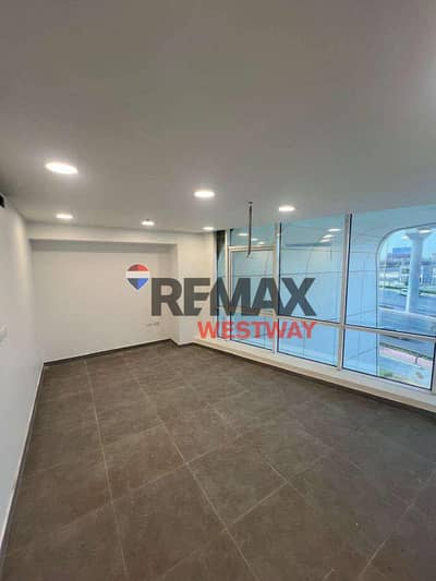 Office أو عيادة للإيجار في Centrada Plaza على المحور المركزي مباشرة office or clinic for rent in Centrada Plaza on Mehwar 26th July مباشرة
