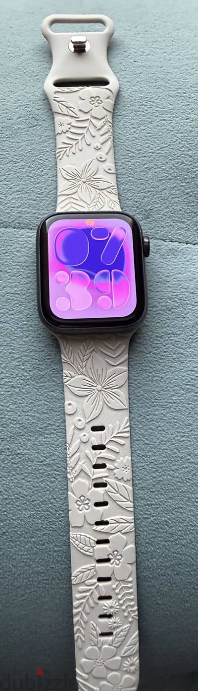 Apple I watch series 6 (GPS) من غير علبة