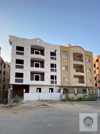 شقة للبيع في الاندلس العائلي دور الاول اسانسير 145 متر نصف تشطيب 2 غرف و 2 حمام فيو جاردن قريبة من نجمة هليوبلس