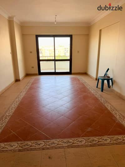 Apartment available for immediate handover in Al-Waha District, Nasr City. Prime location and excellent floor level. Area: 160 sqm. Features: 3 bedroo