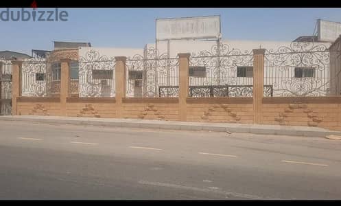مصنع 5500م بمدينة العبور على الطريق الرئيسي