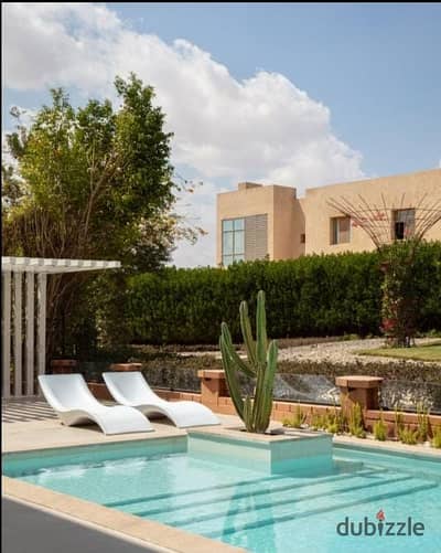 Luxury Golf 2nd-row villa for sale! 480m BUA, 600m land, pool, brand-new high-end furniture, imported kitchen, full smart systems & 3 master BRs.