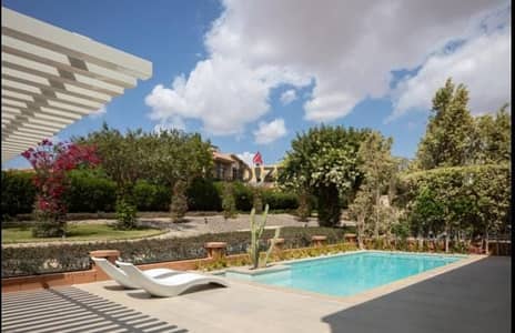 Luxury Golf 2nd-row villa for sale! 480m BUA, 600m land, pool, brand-new high-end furniture, imported kitchen, full smart systems & 3 master BRs.