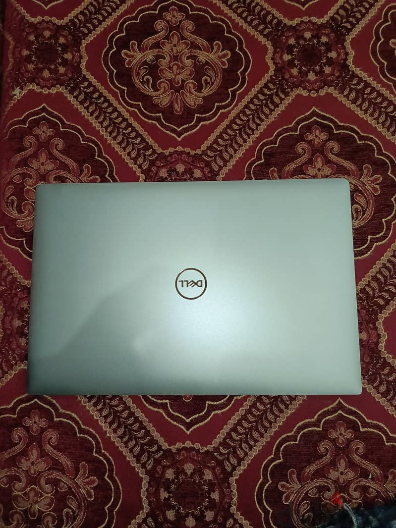 Dell Precision 5540 core i9 HK 1