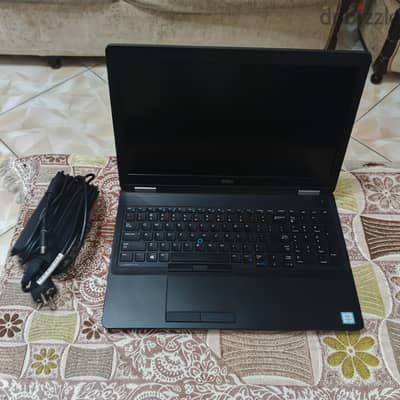 DELL Latitude 5570