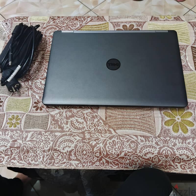 DELL Latitude 5570 2