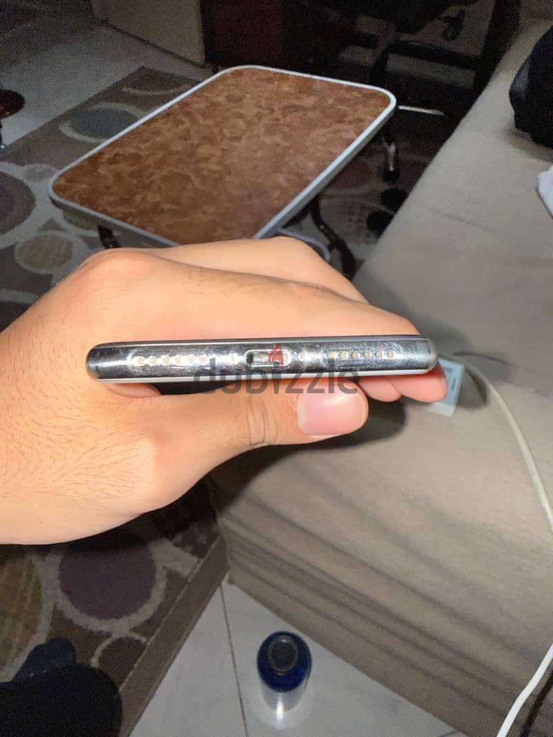 Apple - iPhone X used 1