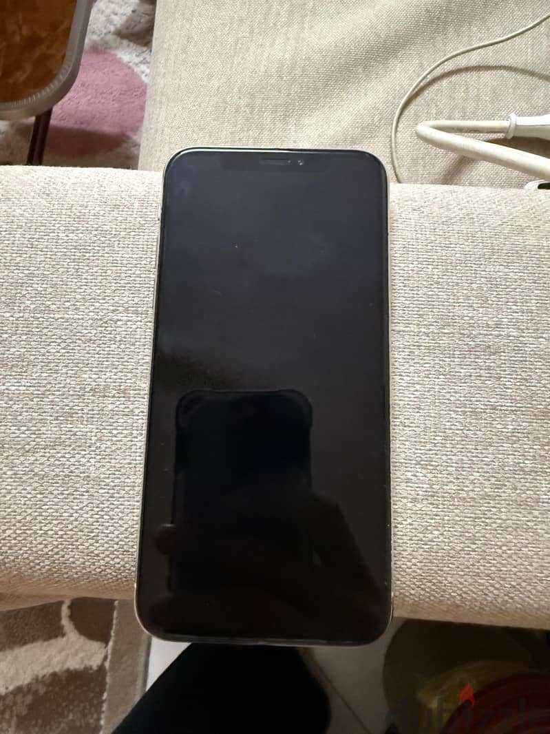 Apple - iPhone X used 4