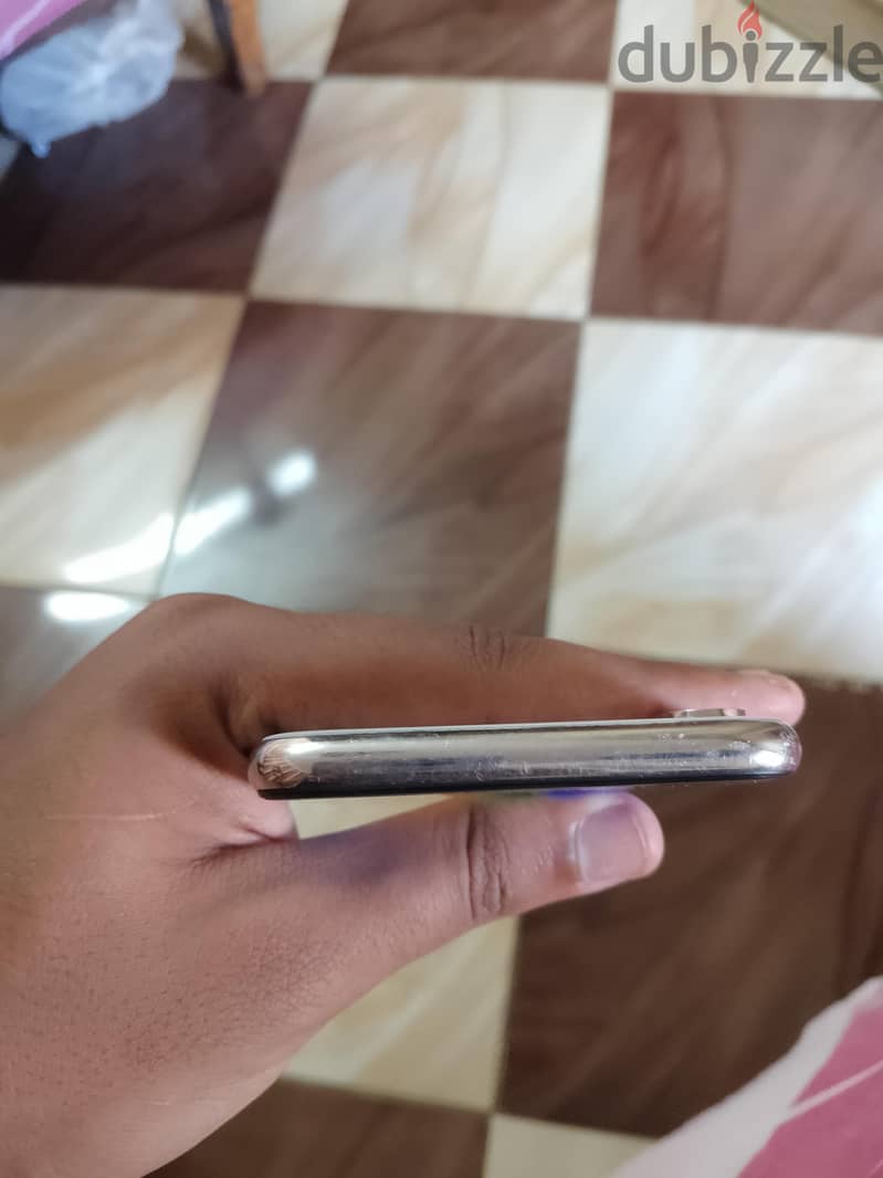 IPhone X 4