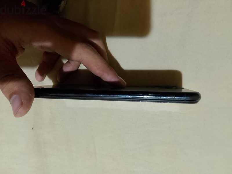 iPhone 11 Pro Max - Battery 80% 2