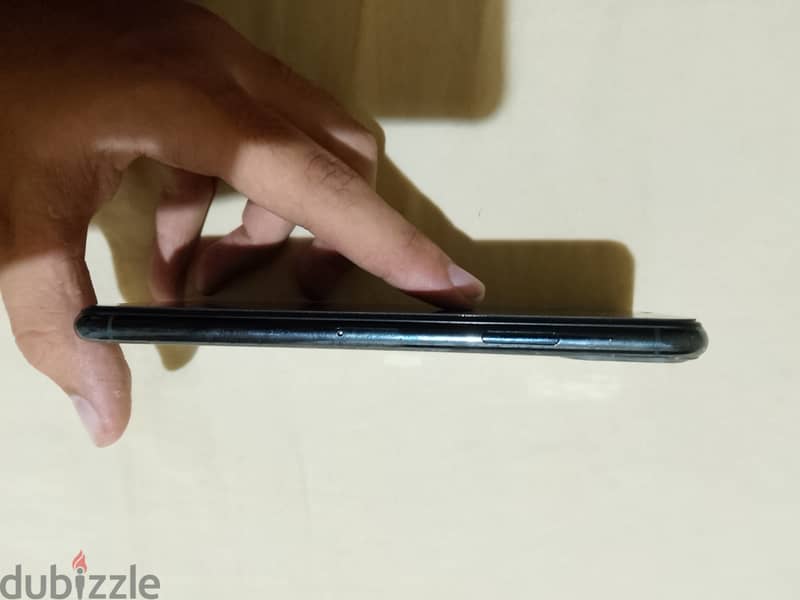 iPhone 11 Pro Max - Battery 80% 3