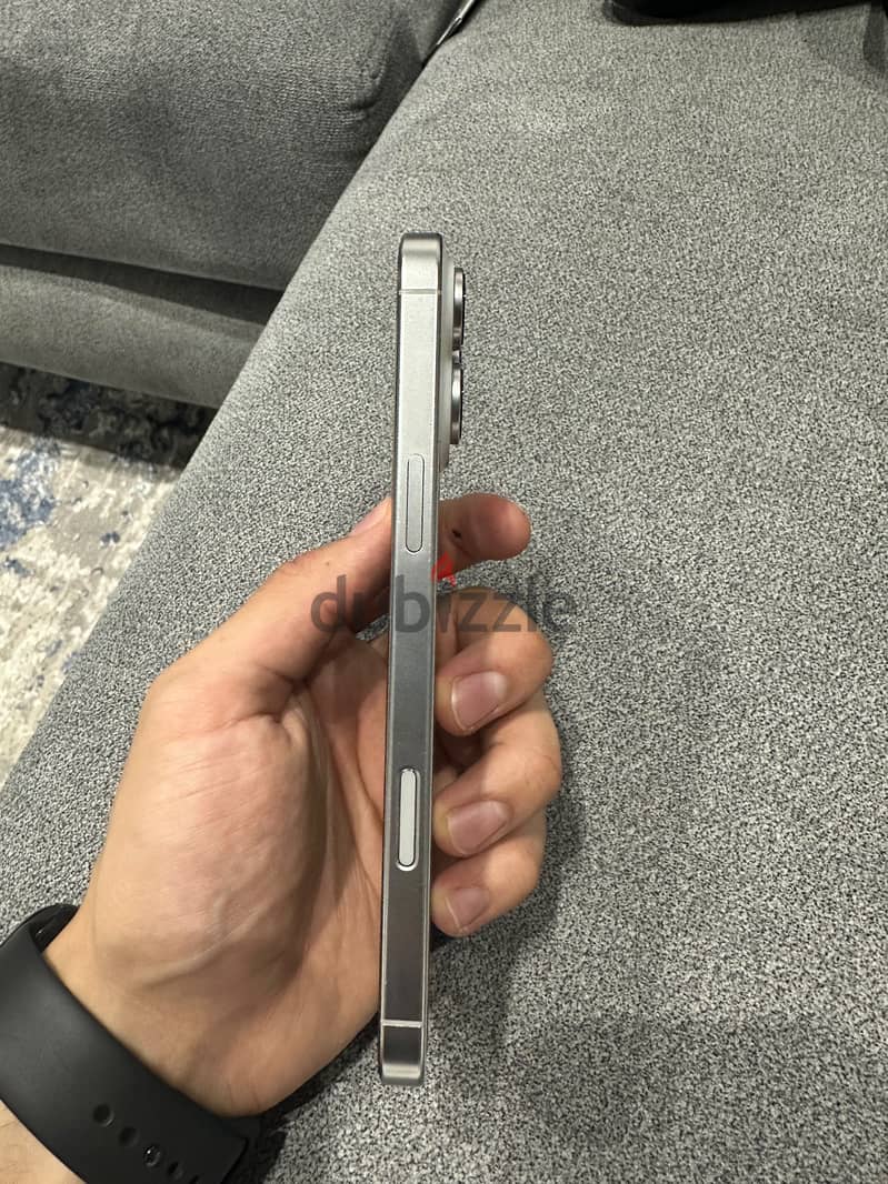 Apple - iPhone 16 Pro Max 1