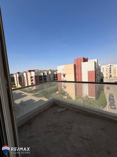 With lowest price Penthouse for sale ready to move now near AUC
