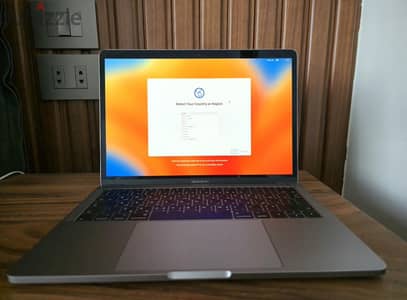 2017 Macbook Pro 8GB RAM, 128GB