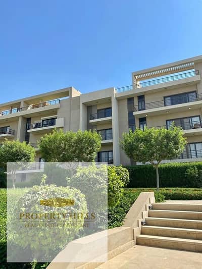 Last penthouse on which a 30% discount is applied, fully finished with air conditioning on the direct Teseen Street in Fifth Square Compound, New Cairo