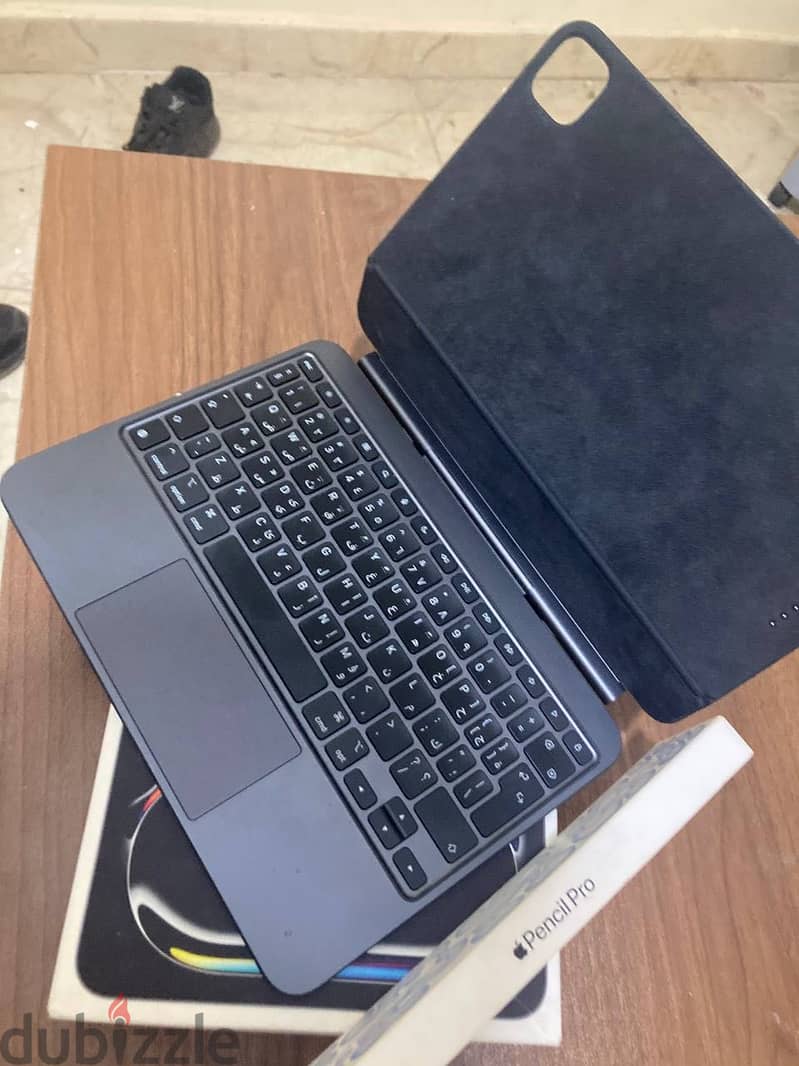 للبيع ipad pro m4 11 inch 2