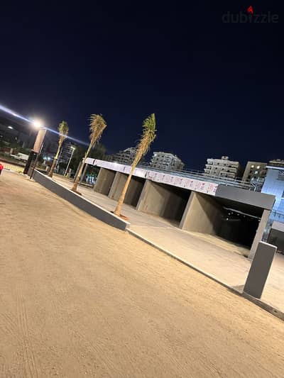 Commercial Units for Rent in a Prime Location   A great opportunity for investors and business owners looking for a visible commercial location wit