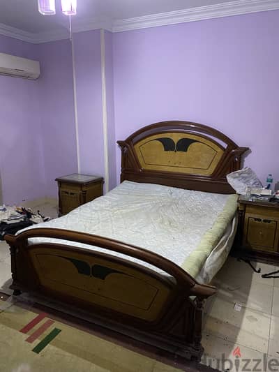 غرفه نوم و غرفه سفره كاملين بكل مشتملاتهم للبيع