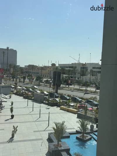 عياده متشطبه ٦٥ متر مميزه جدا للبيع ب Central Avenue الشيخ زايد