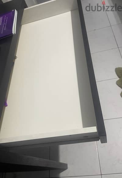 مكتب للدراسه من ايكيا