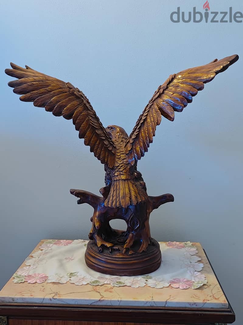 Antique wooden eagle statue 1