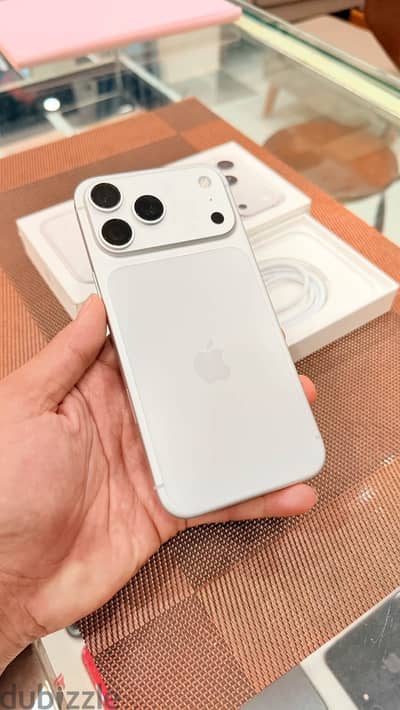 آبل - آيفون 17 برو ماكس