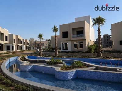للبيع فيلا استلام فوري في كمبوند روسيل امام مدينتي مباشرة في برايم لوكيشن علي اللاجون