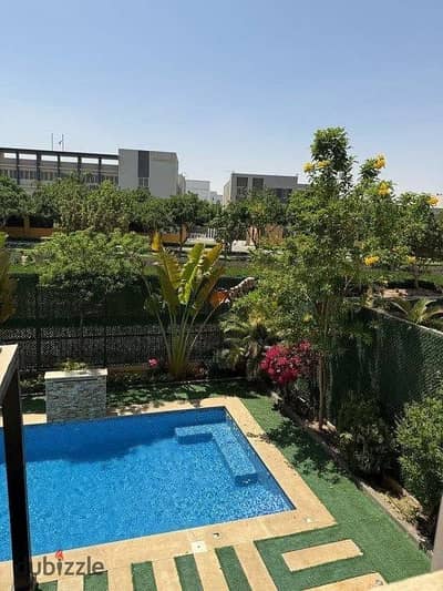 قسط 15 سنة فيلا تاون هاوس + POOL  تشطيب فاخر باطلالة مميز علي open view بخصم 64 %علي طريق السويس بجوار الجمال وامام المستقبل سيتي و بجوار مدينتي وسراي