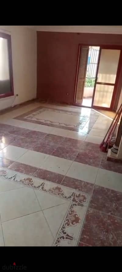 شقه مميزه ١٣٥ متر بمدينة الشروق