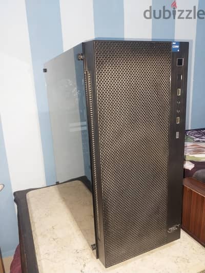 كيسة وباور سبلاي 700 W مع تلات مرواح RGB