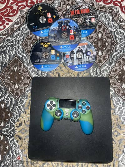 Play station4 slim
