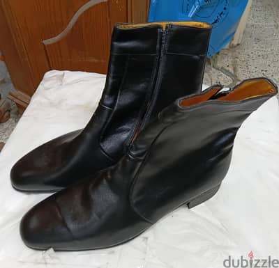 أحذية عادية وعسكرية للبيع