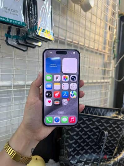 آبل - آيفون 15 برو