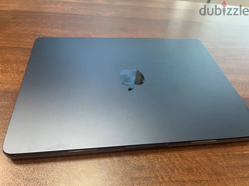 MacBook Air M2 Midnight color 4