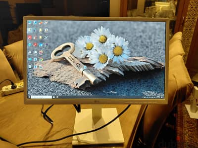 شاشه  lg 24 بوصه slim FHD بسماعات داخليه
