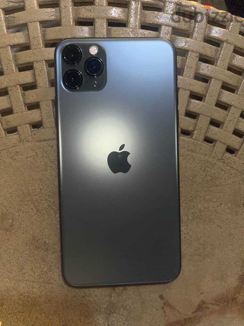 Apple - iPhone 11 Pro Max 2