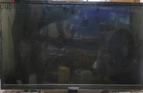 شاشة مسطحة تورنادو 32 LCD