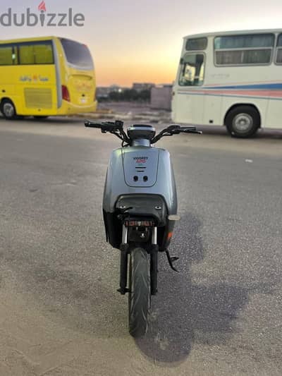 سكوتر فيجوري حواه 2000 واط معاه كل حاجته