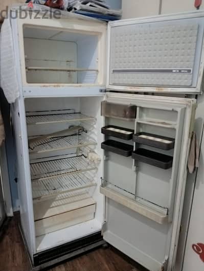 تلاجه ايديال Bosch KS 328 2L.