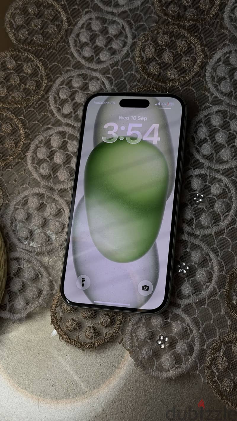 Apple - iPhone 15 1