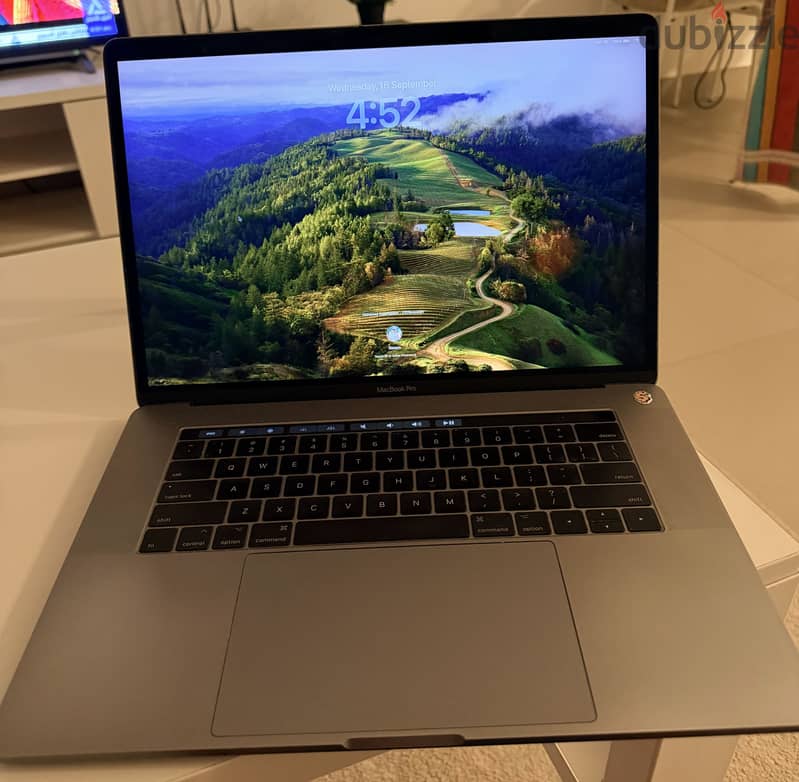 MacBook Pro 15-inch 2016 – Touch Bar 2